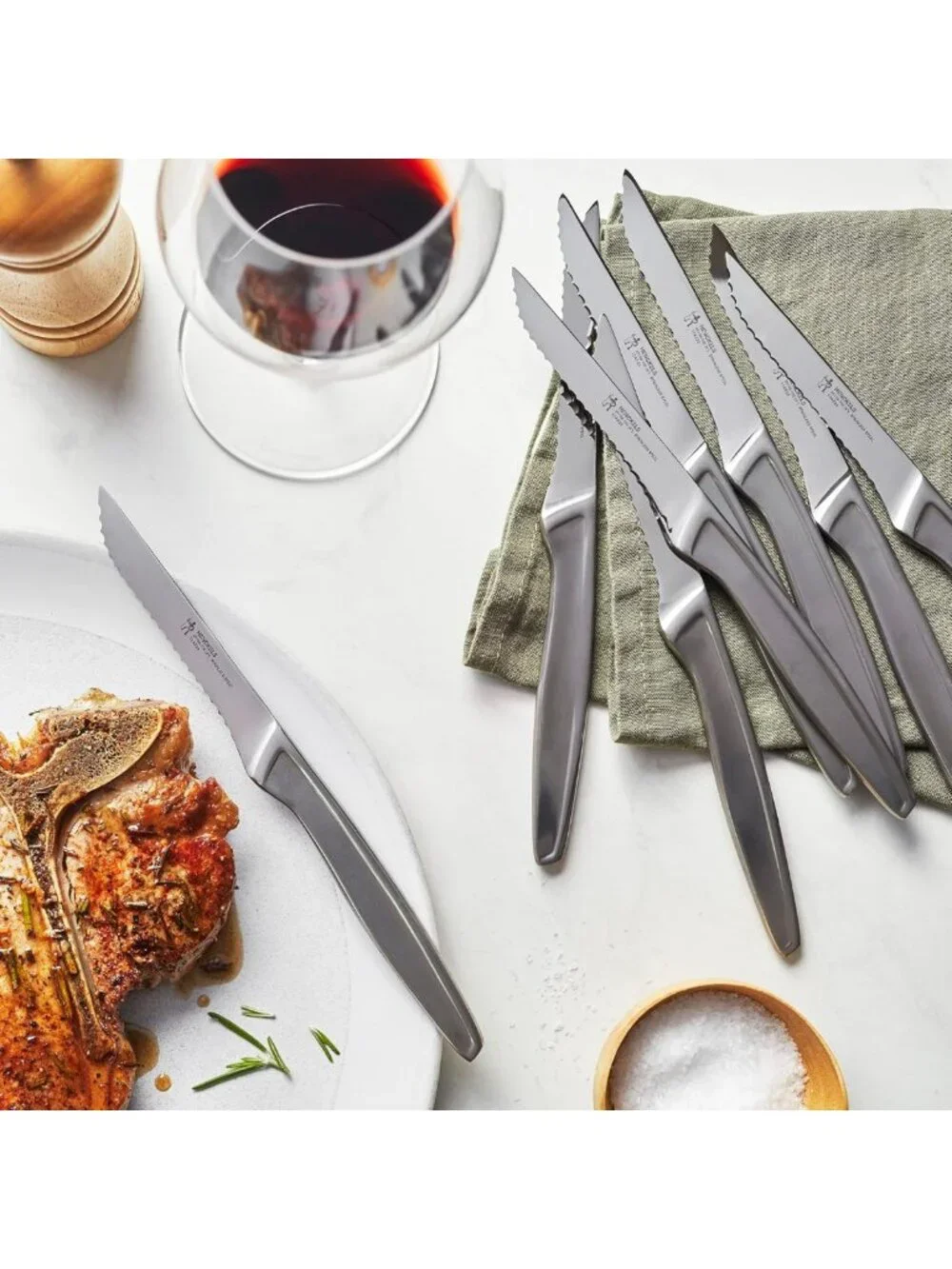 Razor-Sharp Steak Knife Set of 8 - German Engineered, Precision Cutting, Silver